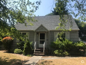 Building Photo - Charming 3-Bedroom Gem on North Willamette...