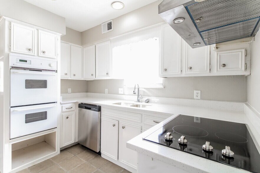 Building Photo - 14031 Crosshaven Dr