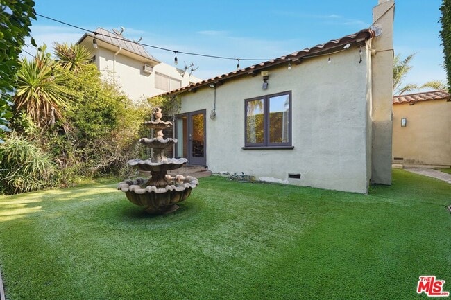 Building Photo - 5995 Saturn St