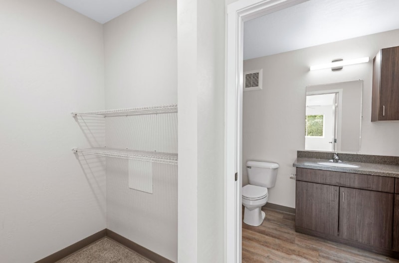 Building Photo - 352 Deschane Ave