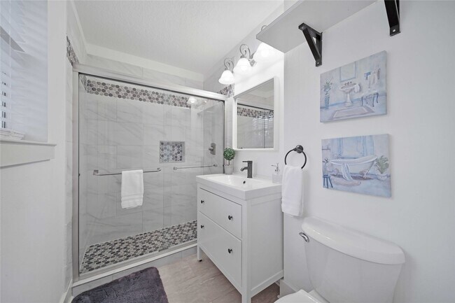 Building Photo - 6003 Weisinger Dr