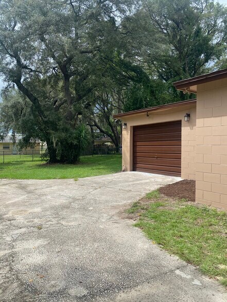 Building Photo - 1608 Long Ln