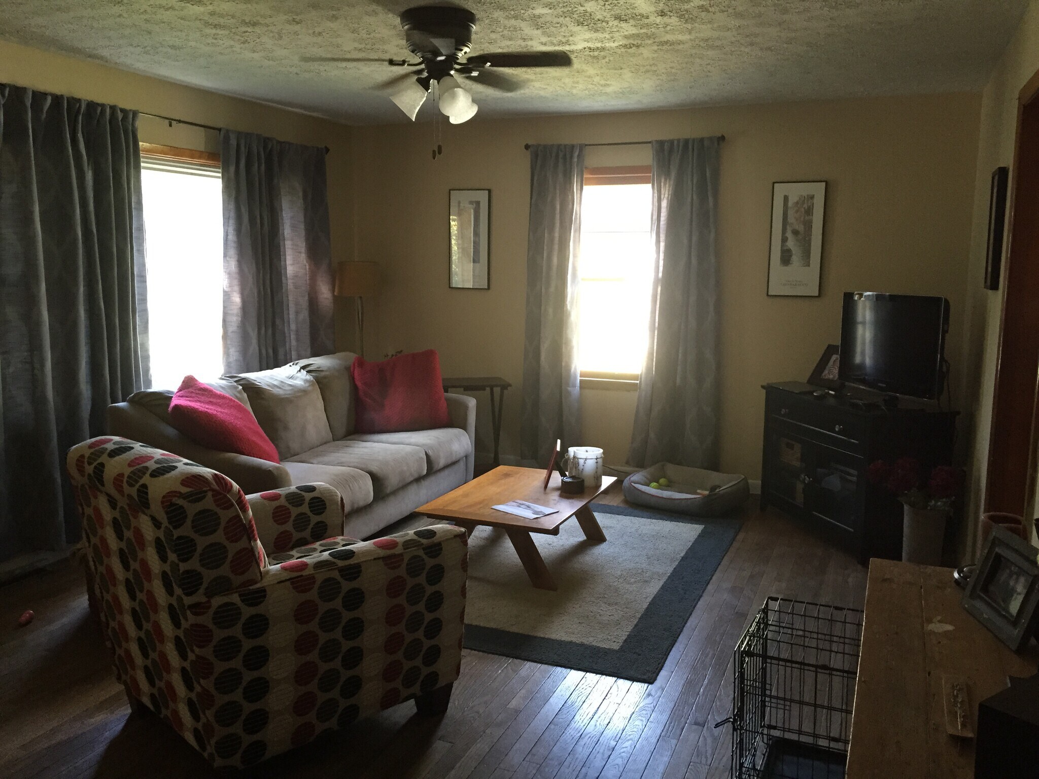 Building Photo - 213 E Vermilya Ave