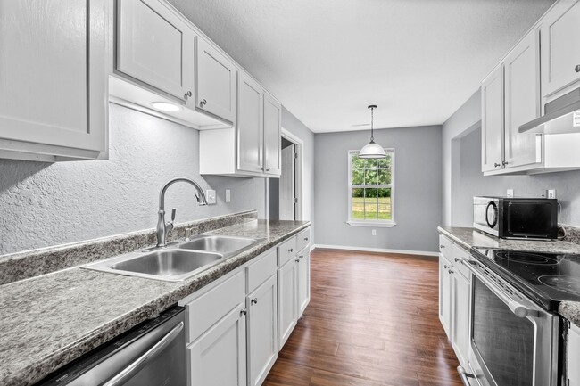 Building Photo - Pioneer Ln Duplex