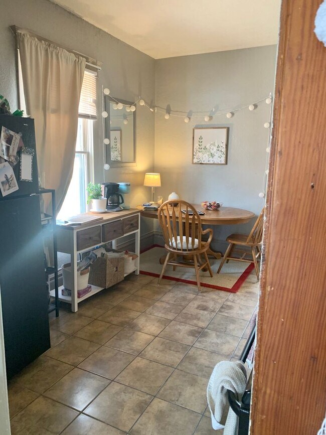 Building Photo - 1017 17th St