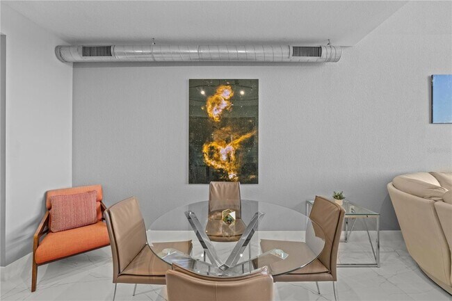 Building Photo - 150 E Robinson St