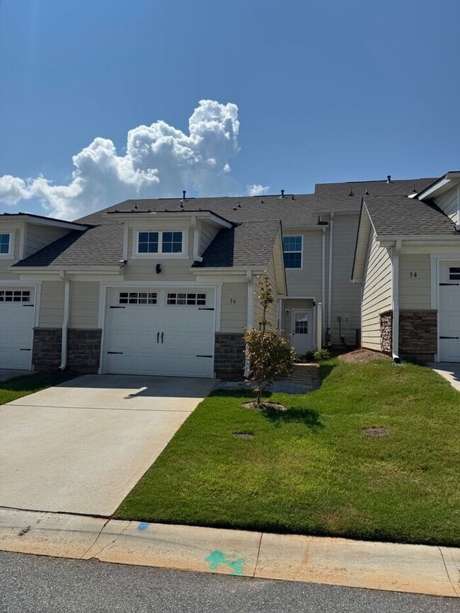 Building Photo - Charming Home in Travelers Rest!