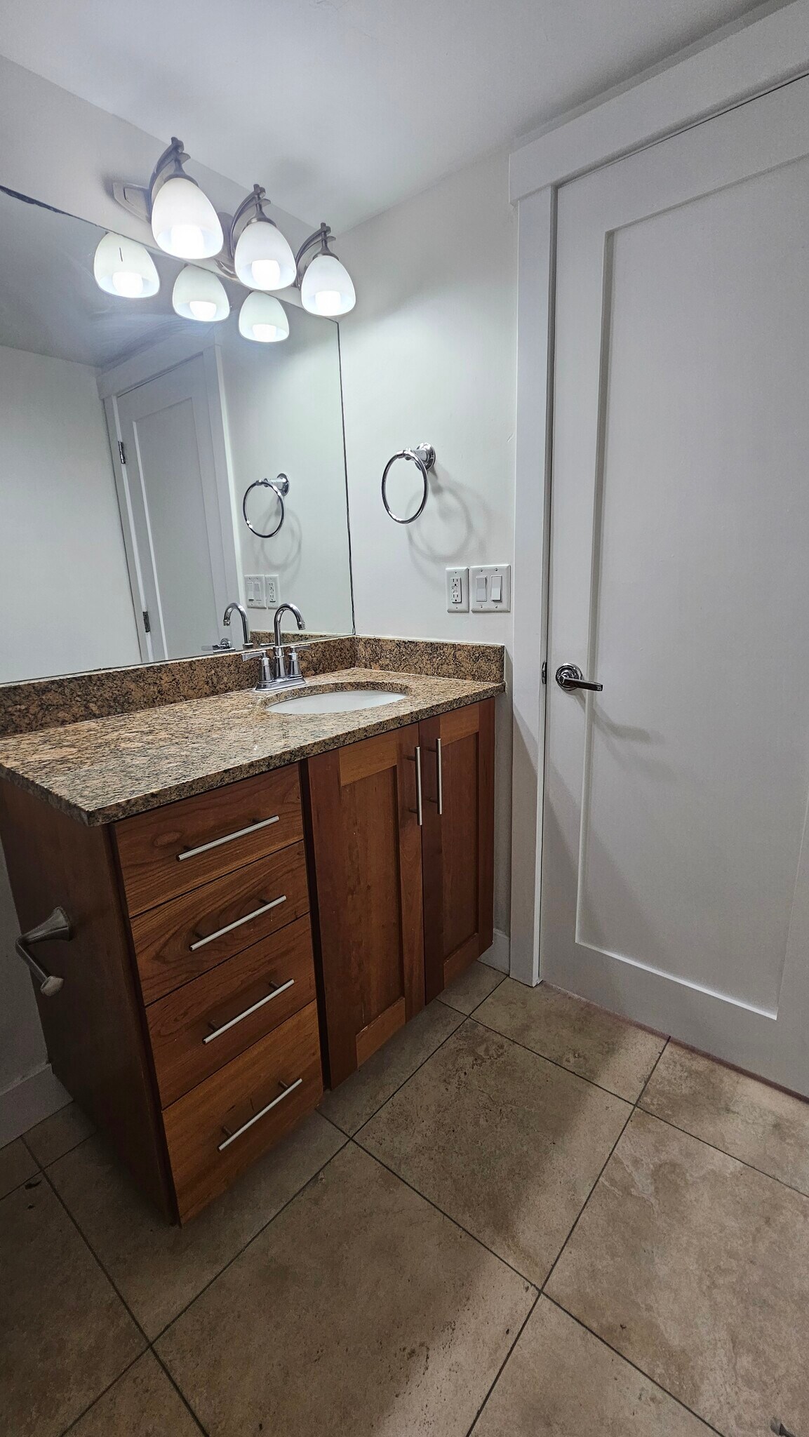 Building Photo - 230 E 300 S