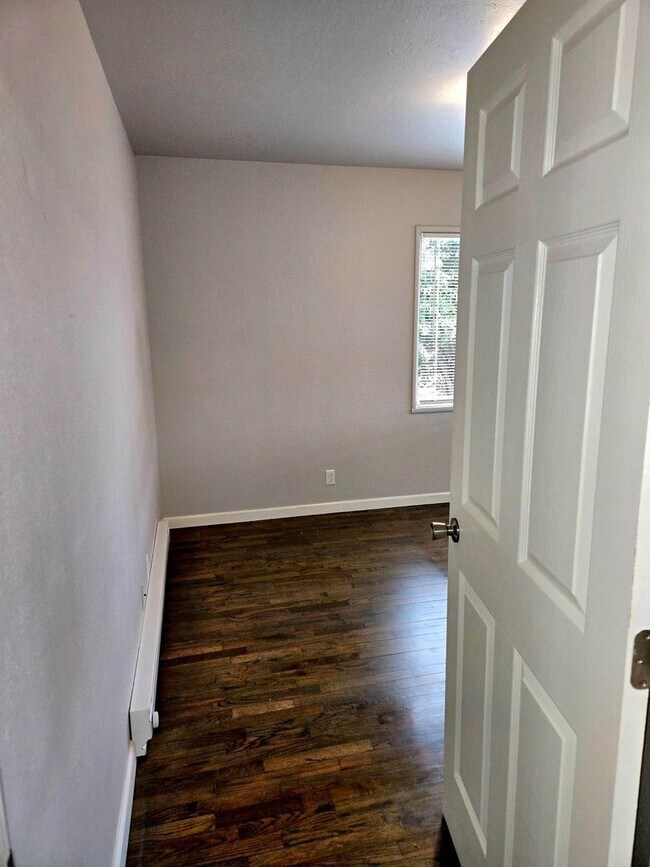 Building Photo - 8420 S Tacoma Way
