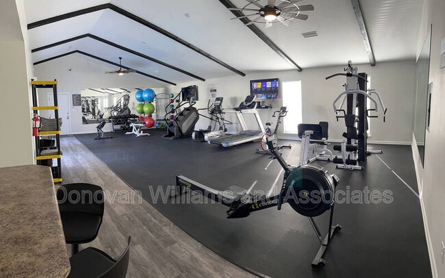 Building Photo - 2225 Kilborne Dr