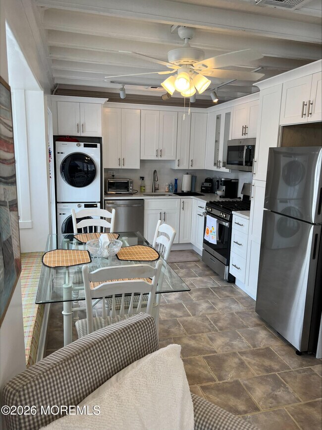 Building Photo - 24 Virginia Ave