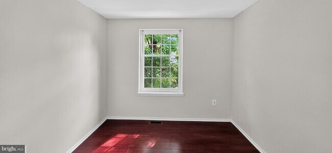 Building Photo - 9814 Rainleaf Ct