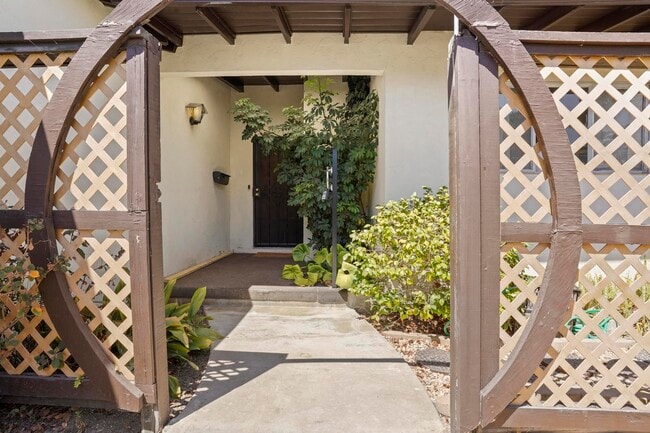 Building Photo - 3640 Princeton Ave