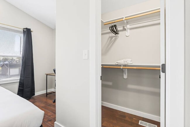 Building Photo - 518 Prospect St