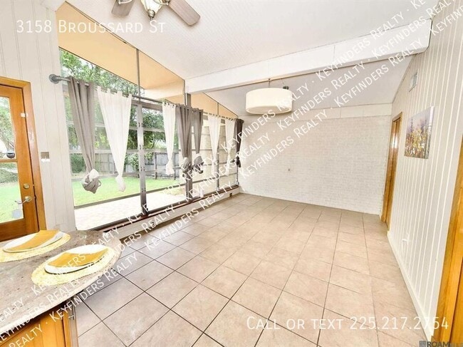 Building Photo - 3158 Broussard St