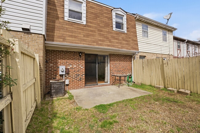 Building Photo - Walker's Landing