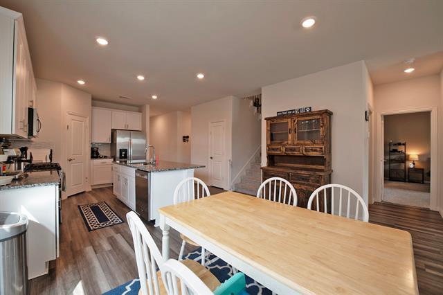 Building Photo - 1116 Blue Ridge Pl