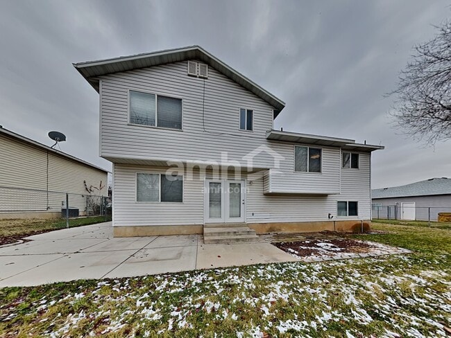 Building Photo - 3024 W 4450 S