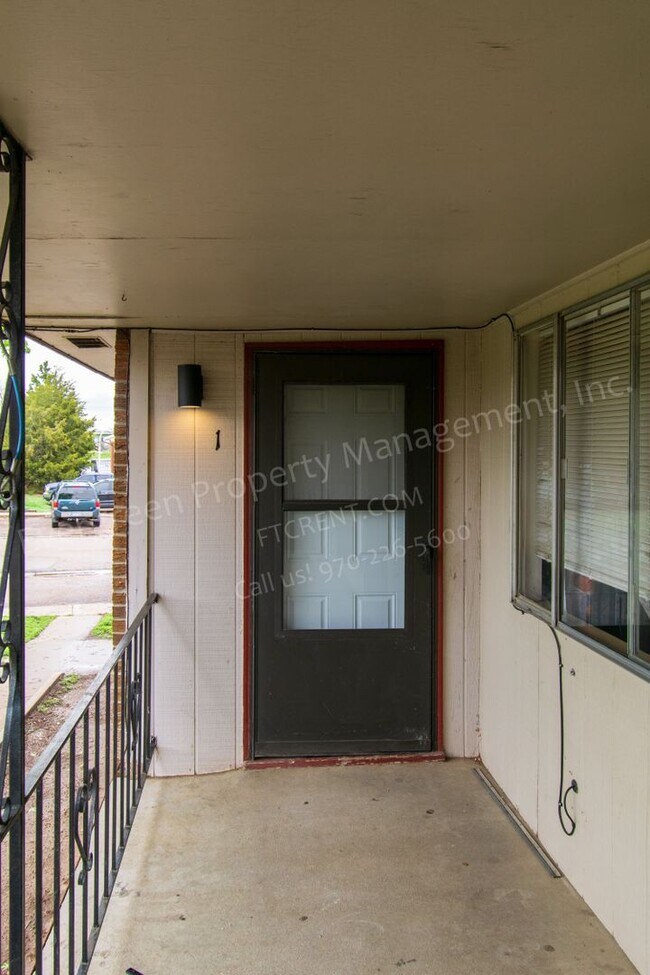 Building Photo - 2916-2924 Glendale Dr
