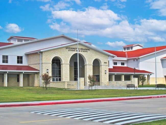 Building Photo - 6806 Flowermound Dr