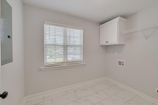 Building Photo - 720 Bancroft Dr