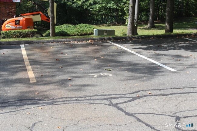 Building Photo - 20 Woodsedge Dr