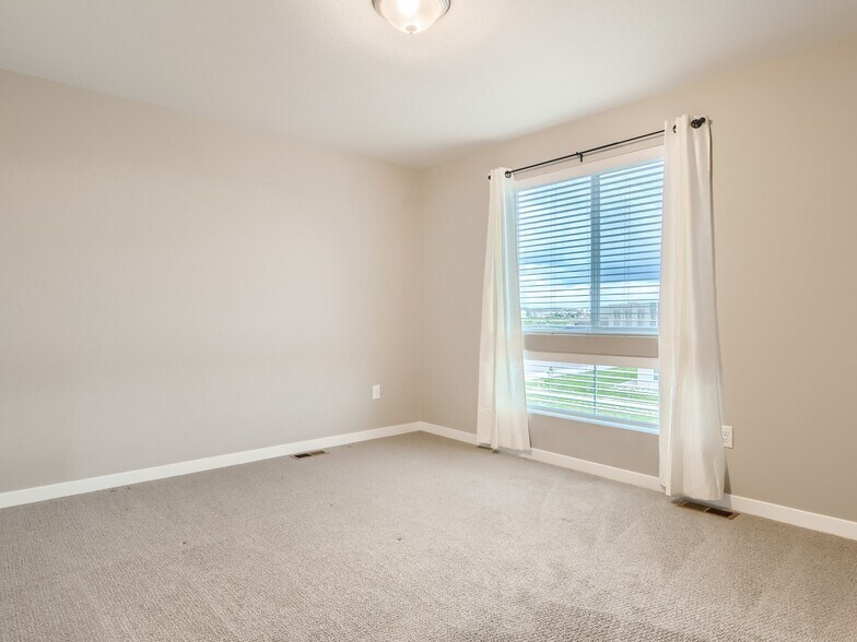 Bedroom 2 - 8636 Wolf Valley Dr