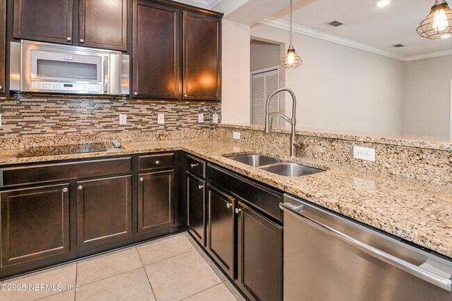 Building Photo - 15916 Baxter Creek Dr