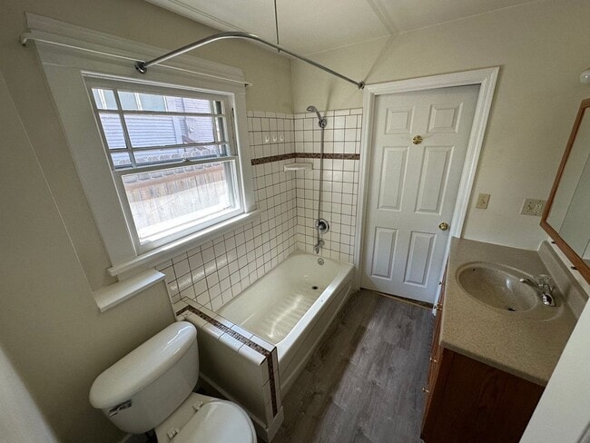 Building Photo - 1528 Wilford Ave