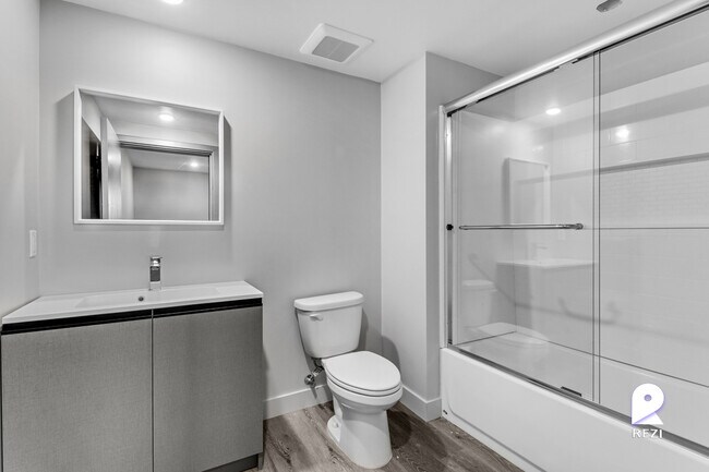 Building Photo - 7040 Woodman Ave