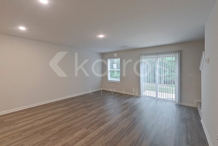 Building Photo - 372 Ironwood Ct