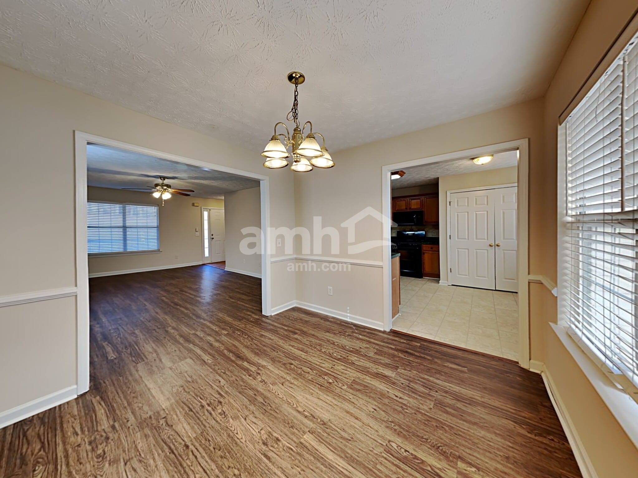 Building Photo - 6035 Savannah Dr