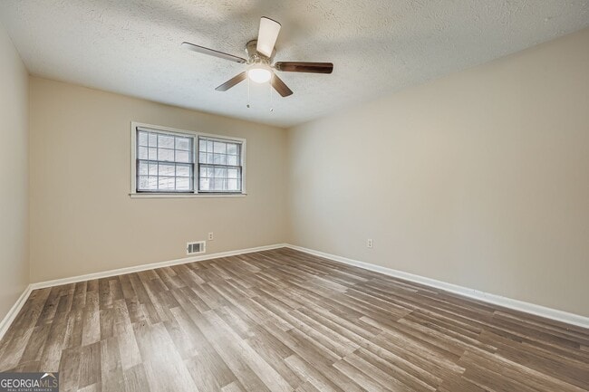 Building Photo - 2932 Marsh Ln SW