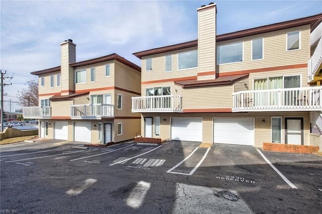 Building Photo - 2232 Vista Cir