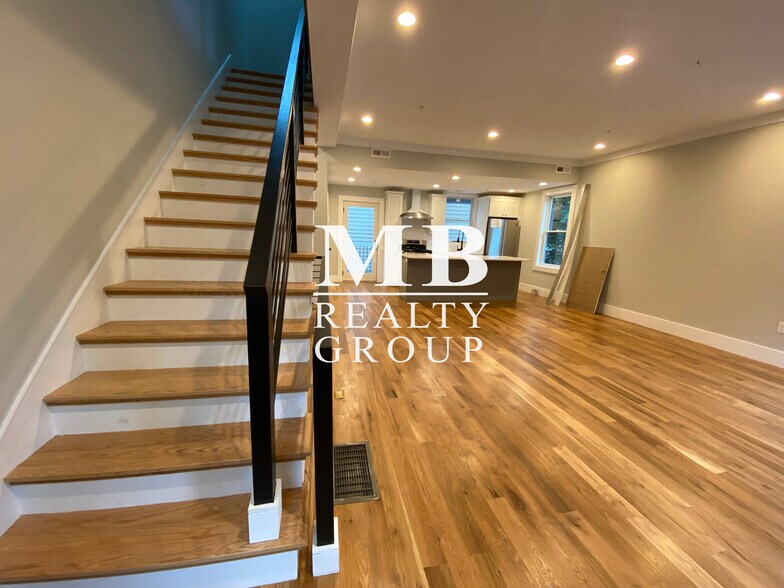 Building Photo - 199 Boylston St