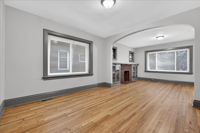 Building Photo - 4621 Quincy St