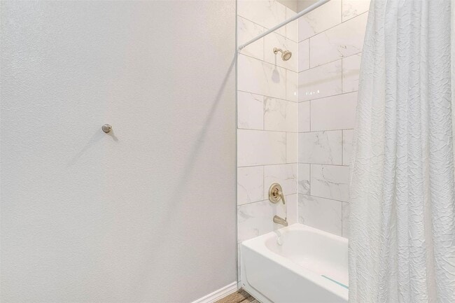 Building Photo - Great 4 Bed, 2 Bath in South Arlington- Mansfield ISD-  76001