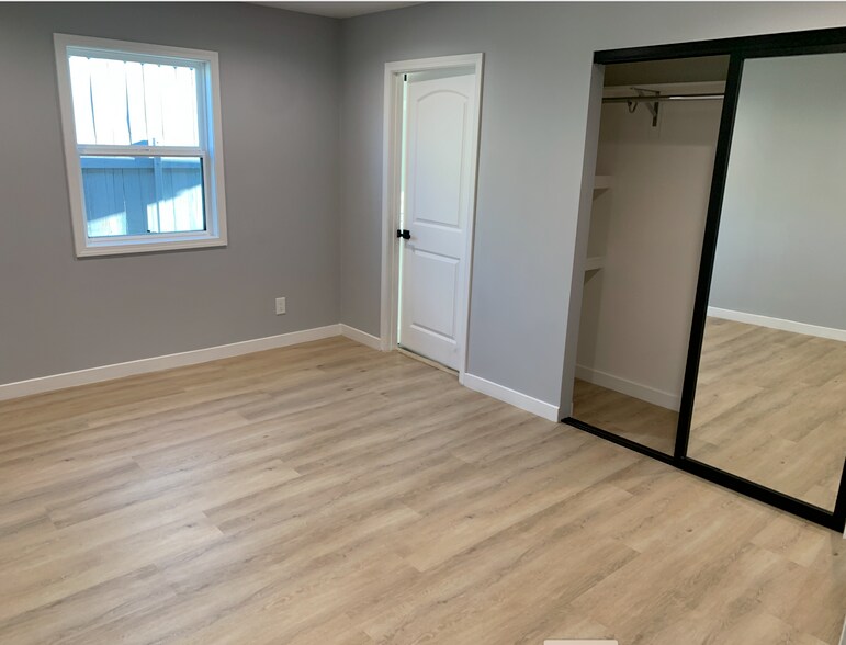 Building Photo - 7449 Variel Ave