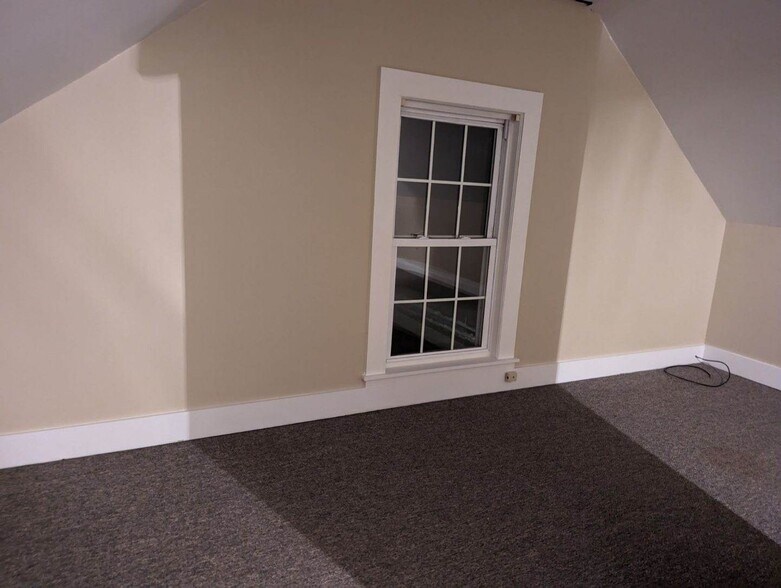 Building Photo - 34 Cocheco Ave