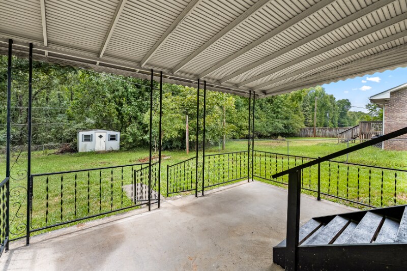 Building Photo - 3912 Seminole Ave