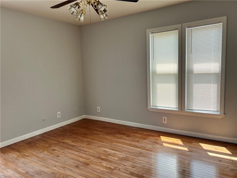 Building Photo - 15 Marion Terrace