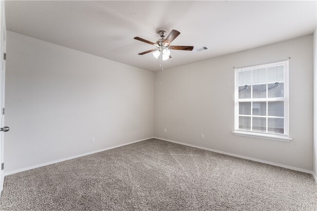 Building Photo - 3005 SW Deerfield Blvd