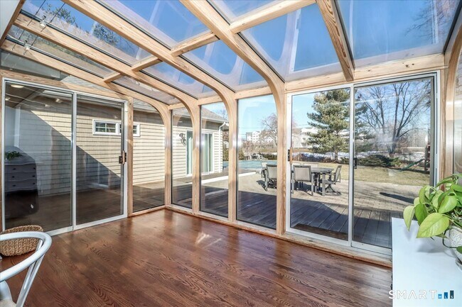 Building Photo - 58 Davenport Dr