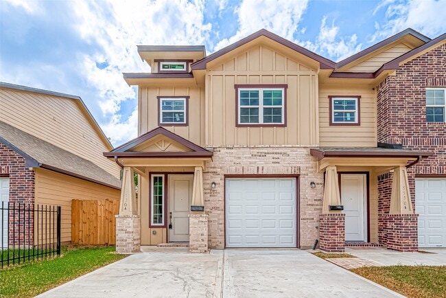 Primary Photo - 5530 Hirondel St