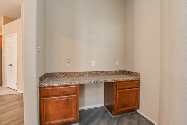 Building Photo - 719 Levi Bend