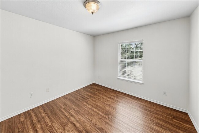 Building Photo - 11011 Pierce Valley Dr