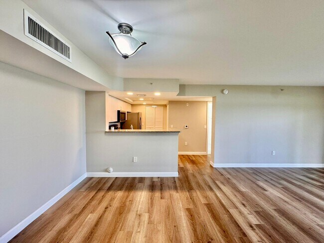 Building Photo - 5055 Wiles Rd