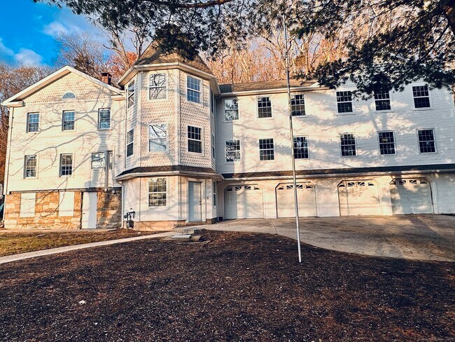 Primary Photo - 395 Hawthorne Ave