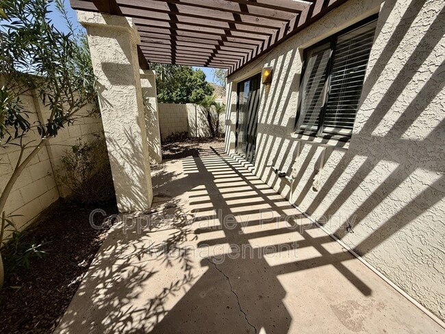 Building Photo - 8601 S 48th St