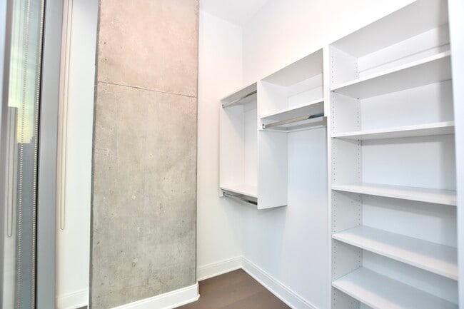 Building Photo - 60 E Randolph St